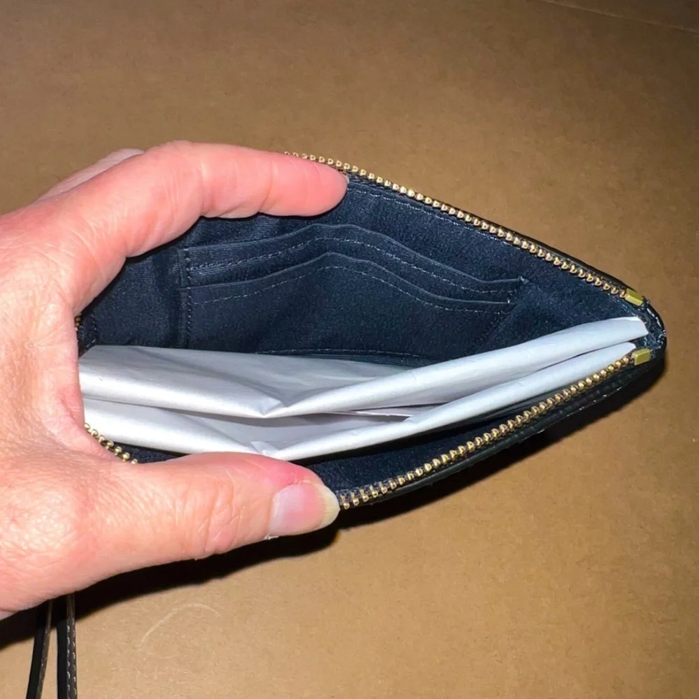 COACH Corner Zip Wristlet Blue Signature Canvas Cherry Print AUTHENTIC NWT - Picture 4 of 6